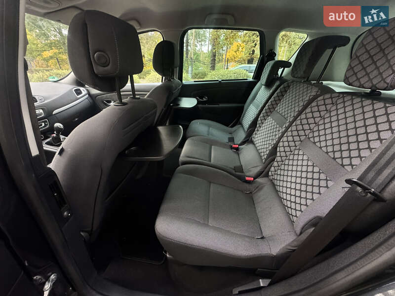 Минивэн Renault Scenic 2010 в Буче