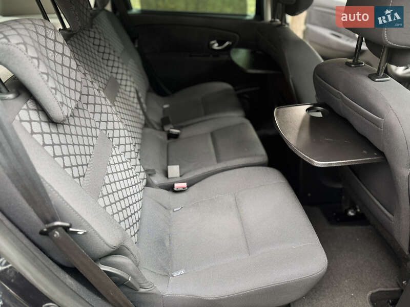 Минивэн Renault Scenic 2010 в Буче