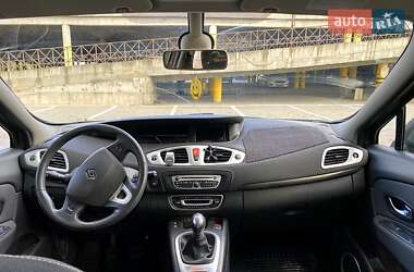 Минивэн Renault Scenic 2010 в 
