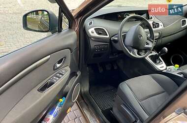 Минивэн Renault Scenic 2010 в 