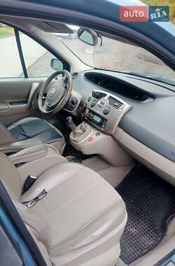 Минивэн Renault Scenic 2004 в 