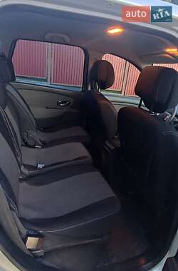 Минивэн Renault Scenic 2011 в 