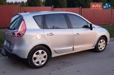 Минивэн Renault Scenic 2011 в 