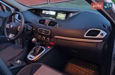 Минивэн Renault Scenic 2011 в 
