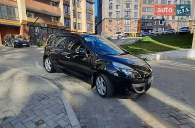Минивэн Renault Scenic 2011 в 