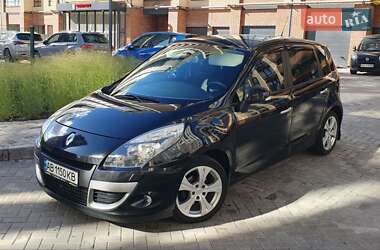 Минивэн Renault Scenic 2011 в 