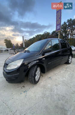 Минивэн Renault Scenic 2005 в 