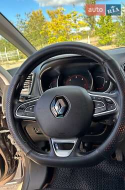 Мінівен Renault Scenic 2017 в  фото 25 Мінівен Renault Scenic 2017 в