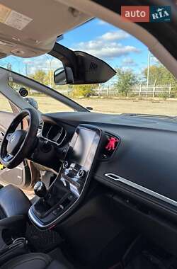 Мінівен Renault Scenic 2017 в  фото 29 Мінівен Renault Scenic 2017 в
