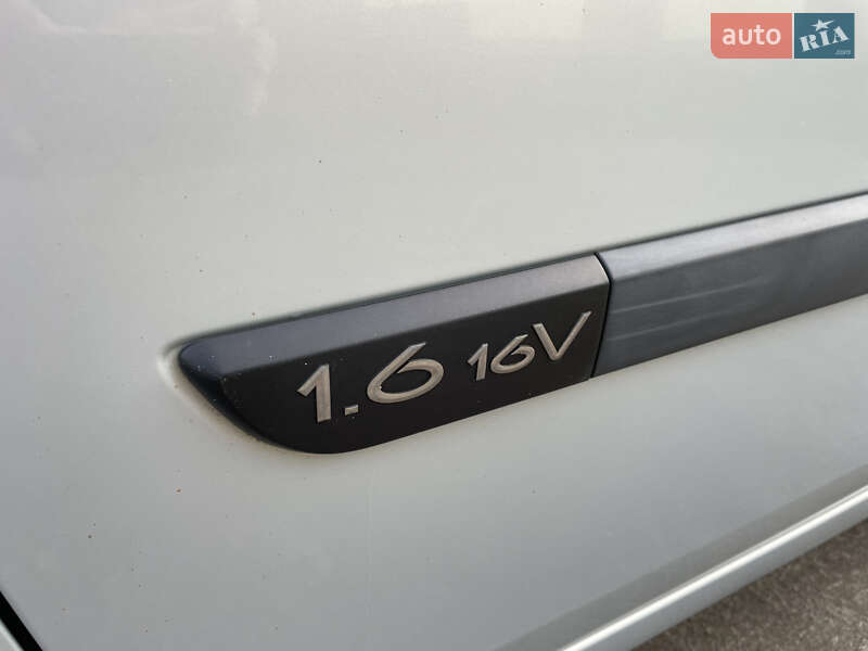 Минивэн Renault Scenic 2004 в Красилове