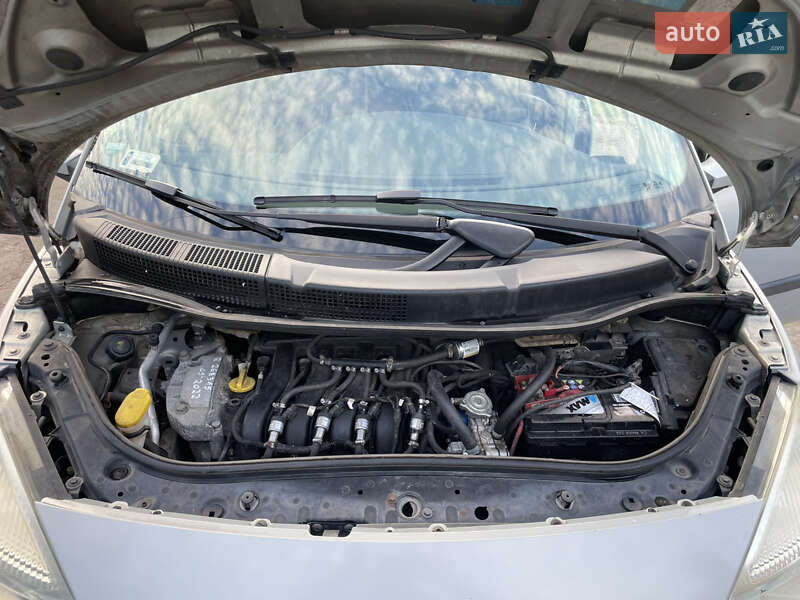 Минивэн Renault Scenic 2004 в Красилове