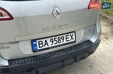Минивэн Renault Scenic 2011 в 