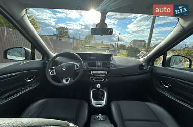 Минивэн Renault Scenic 2011 в 