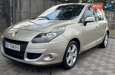 Минивэн Renault Scenic 2010 в 