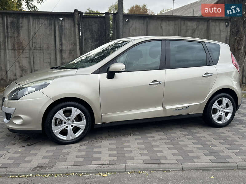 Мінівен Renault Scenic 2010 в Лубнах