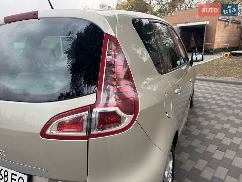 Мінівен Renault Scenic 2010 в Лубнах