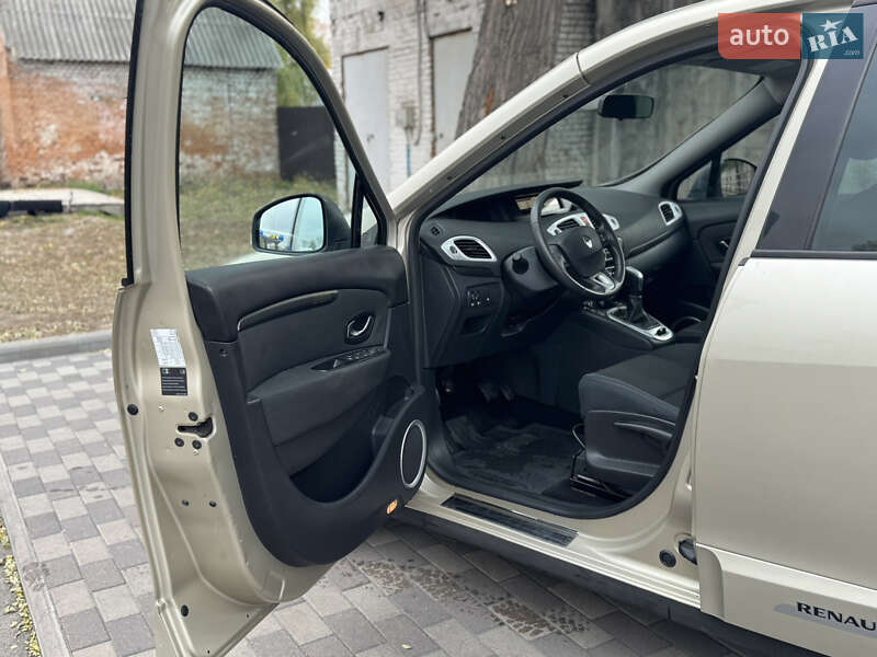 Мінівен Renault Scenic 2010 в Лубнах