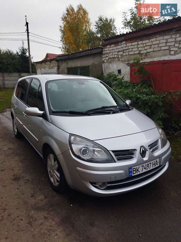 Минивэн Renault Scenic 2009 в 