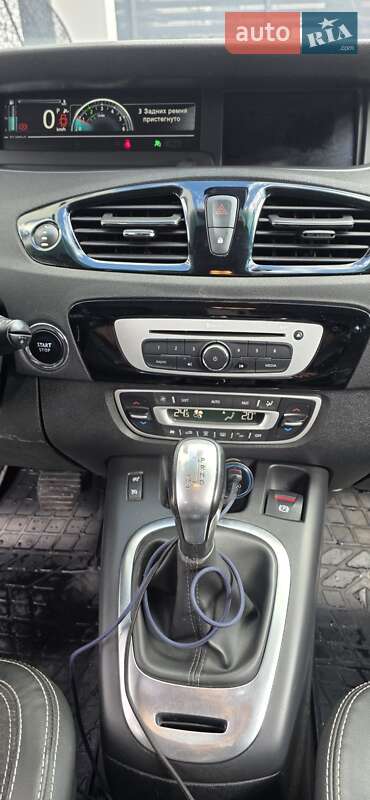 Минивэн Renault Scenic 2015 в Луцке