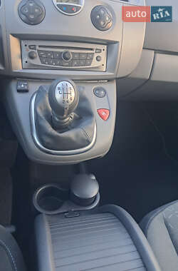 Минивэн Renault Scenic 2009 в 