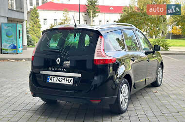 Минивэн Renault Scenic 2015 в 