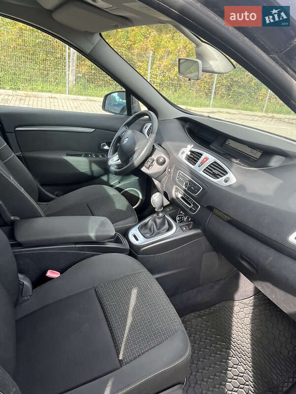 Минивэн Renault Scenic 2009 в Дубно