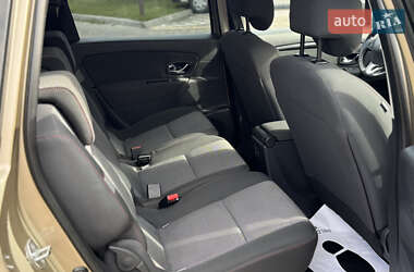 Минивэн Renault Scenic 2014 в 