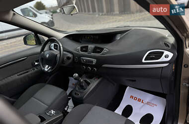 Минивэн Renault Scenic 2014 в 
