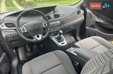Минивэн Renault Scenic 2011 в 