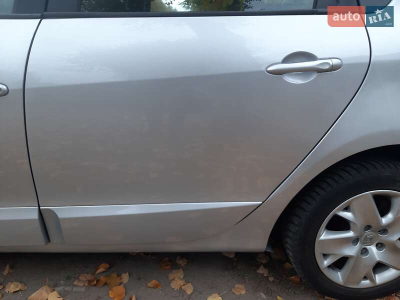 Минивэн Renault Scenic 2011 в Хороле