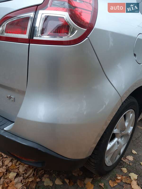 Минивэн Renault Scenic 2011 в Хороле