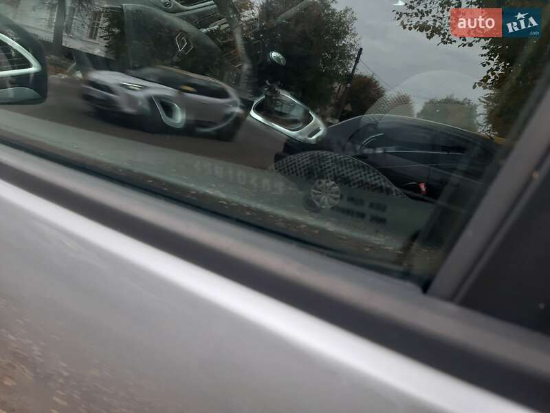 Минивэн Renault Scenic 2011 в Хороле