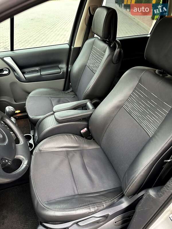 Мінівен Renault Scenic 2007 в Луцьку