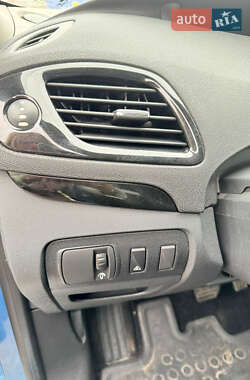 Минивэн Renault Scenic 2014 в 