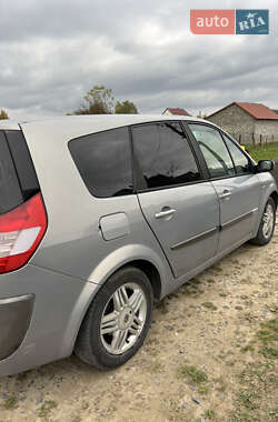 Минивэн Renault Scenic 2004 в 