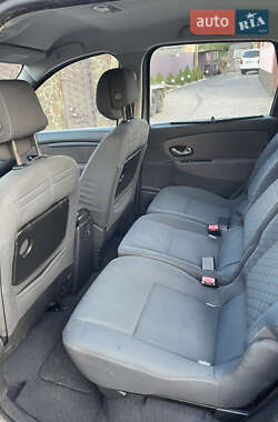 Минивэн Renault Scenic 2009 в 