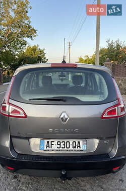 Минивэн Renault Scenic 2009 в 