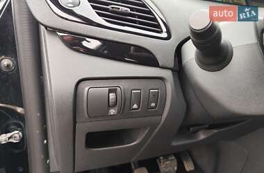 Минивэн Renault Scenic 2014 в 