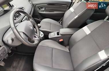 Минивэн Renault Scenic 2014 в 