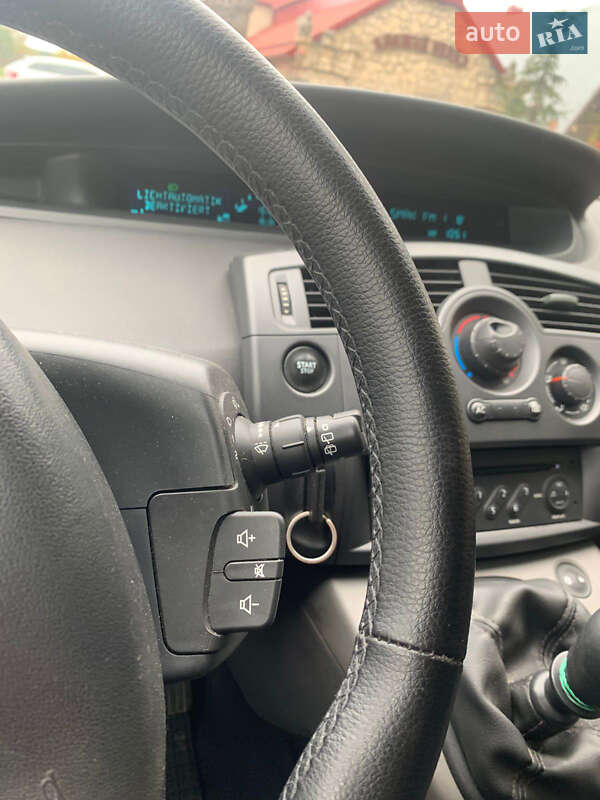 Минивэн Renault Scenic 2007 в Золочеве