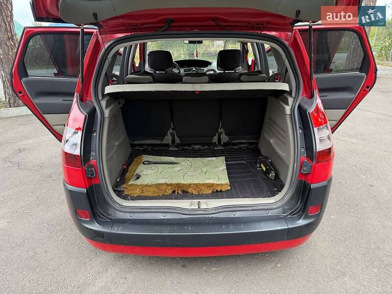 Минивэн Renault Scenic 2004 в Виннице