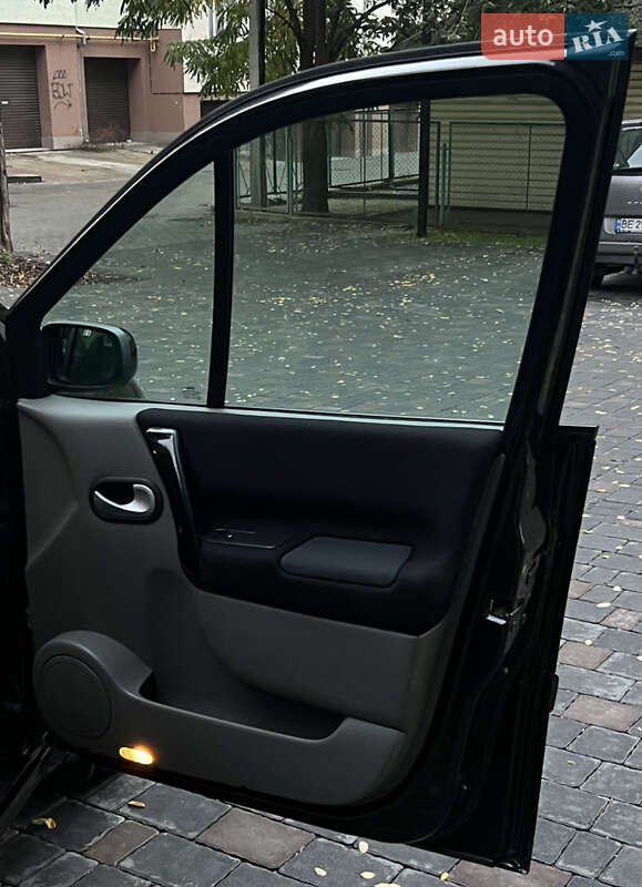 Мінівен Renault Scenic 2007 в Івано-Франківську фото 35 Мінівен Renault Scenic 2007 в Івано-Франківську