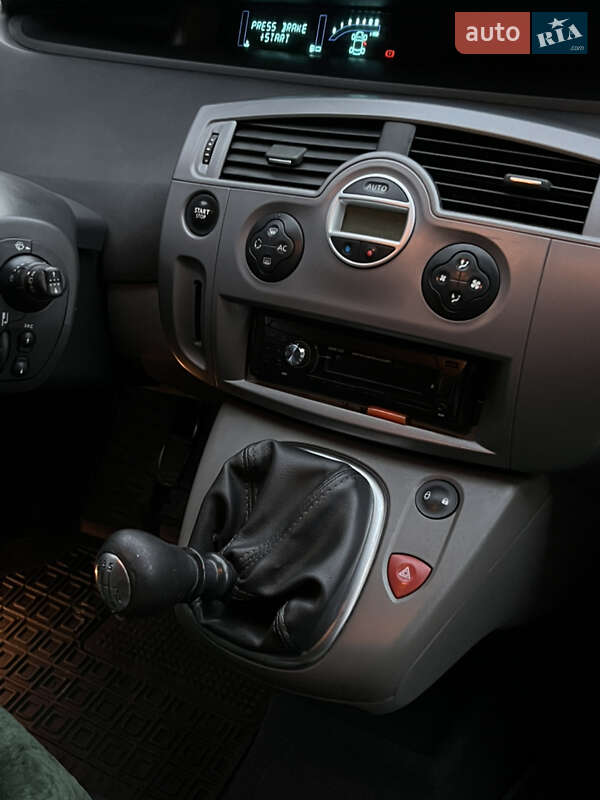 Мінівен Renault Scenic 2007 в Івано-Франківську фото 39 Мінівен Renault Scenic 2007 в Івано-Франківську