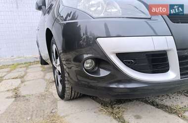Минивэн Renault Scenic 2011 в 