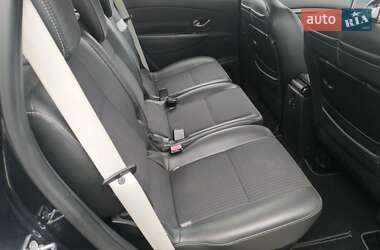 Минивэн Renault Scenic 2011 в 