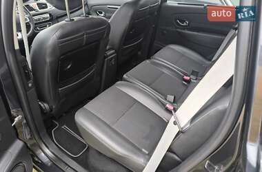 Минивэн Renault Scenic 2011 в 