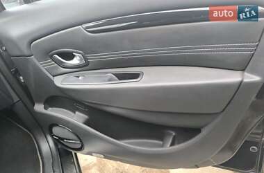 Минивэн Renault Scenic 2011 в 