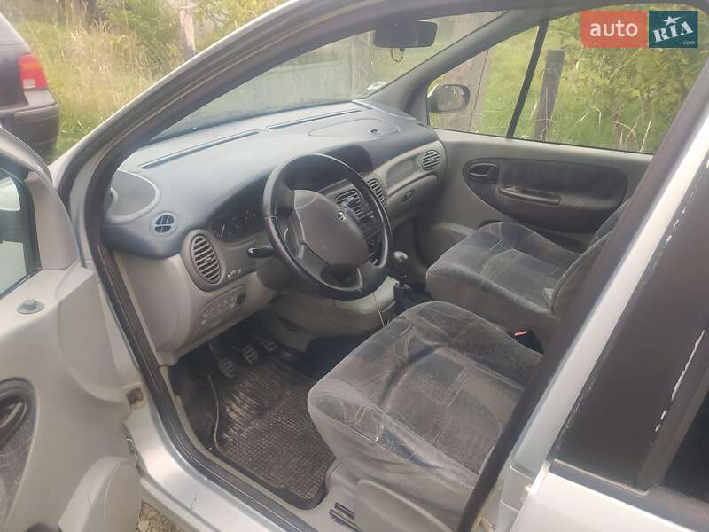 Минивэн Renault Scenic 2000 в Ровно