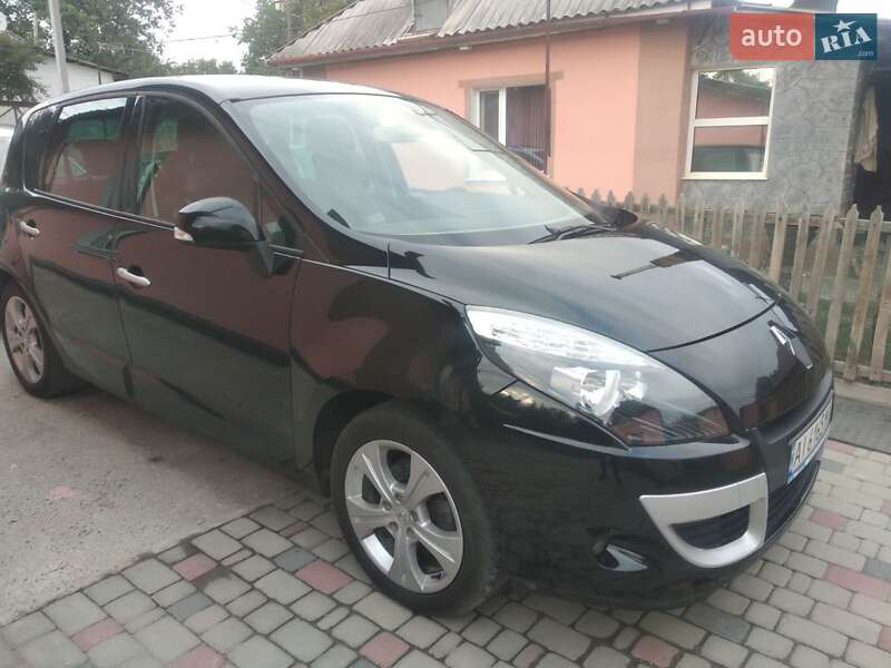 Минивэн Renault Scenic 2011 в 