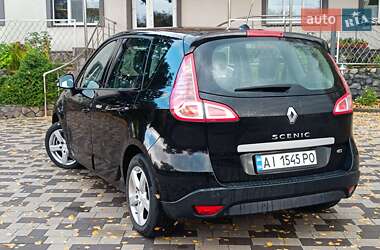 Минивэн Renault Scenic 2011 в 